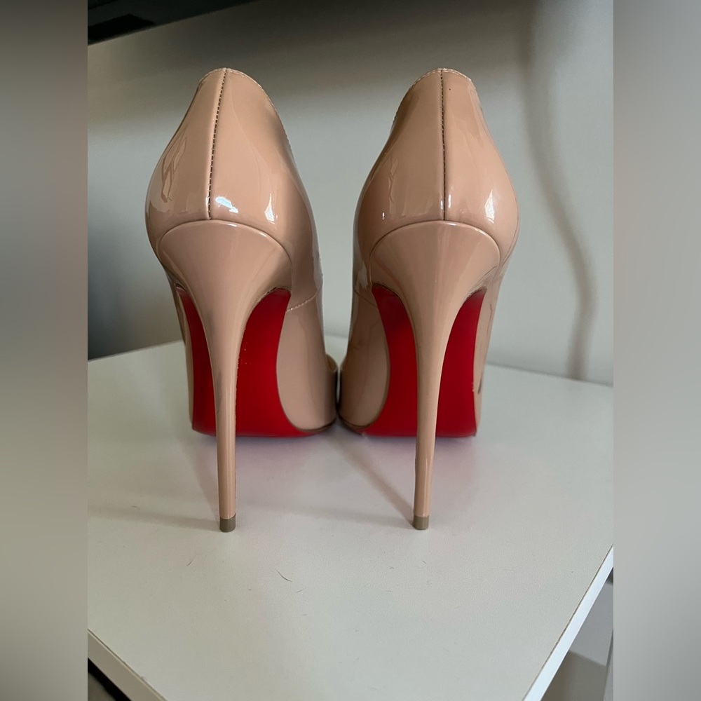 CHRISTIAN LOUBOUTIN - Nude So Kate Heel